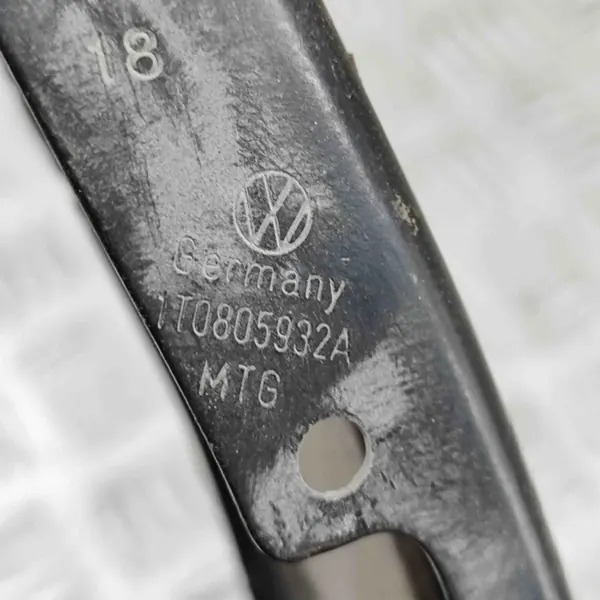 VW Caddy IV Karossdelar 1T0805932A image 6