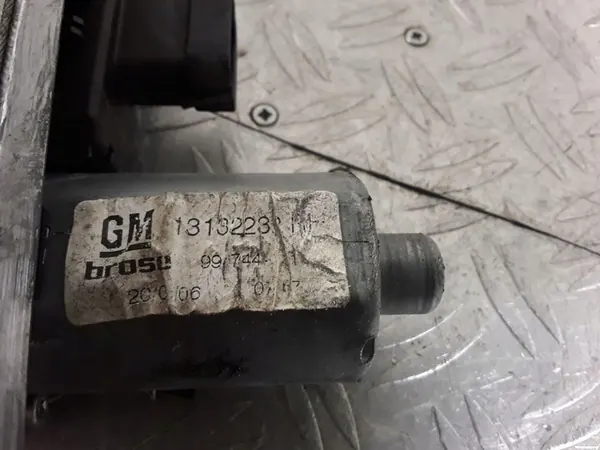 Takaluukun moottori Opel Zafira B 2006 13132232 image 2