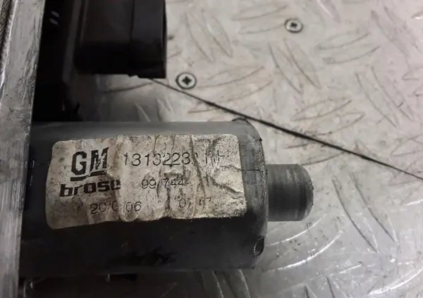 Takaluukun moottori Opel Zafira B 2006 13132232 image 3