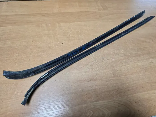 BMW E90/E91 Frontscheibenleiste OEM A22 Komplett image 5