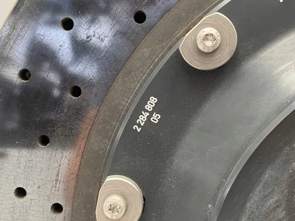 BMW M3 F80 F82 Keramische rechter achter remklauw image 8