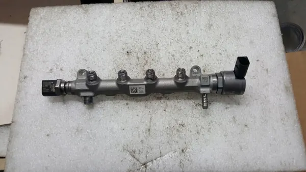 Kraftstoffdruckregler OEM 04L125A für VW Passat B8 image 2