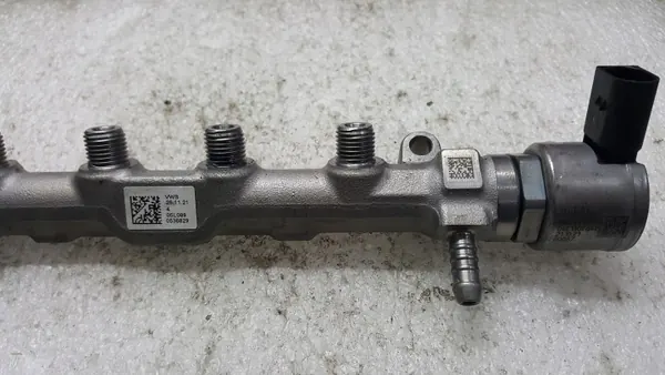Kraftstoffdruckregler OEM 04L125A für VW Passat B8 image 3