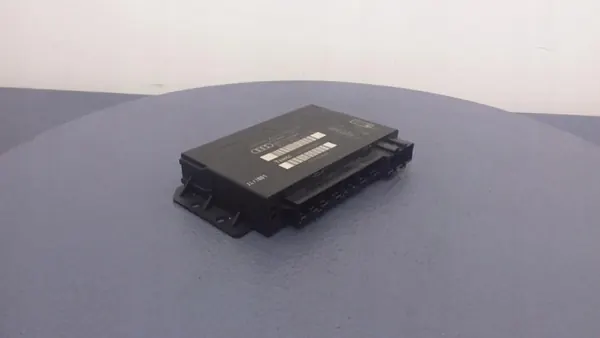 Audi A2 8Z Mukavuusohjain OEM 8Z0959433M image 2