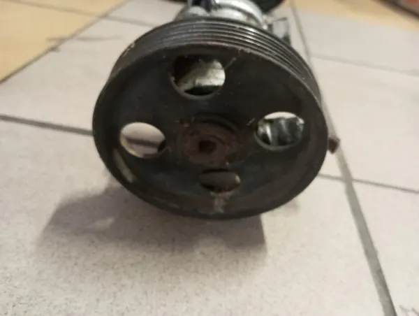 Peugeot OE 9631923680 Servostyrningspump image 2