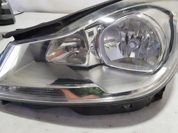 Linker Koplamp Mercedes C W204 A2048205159 image 3
