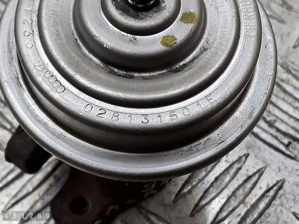 EGR-venttiili VW Sharan 1.9L Diesel 028131501E image 5