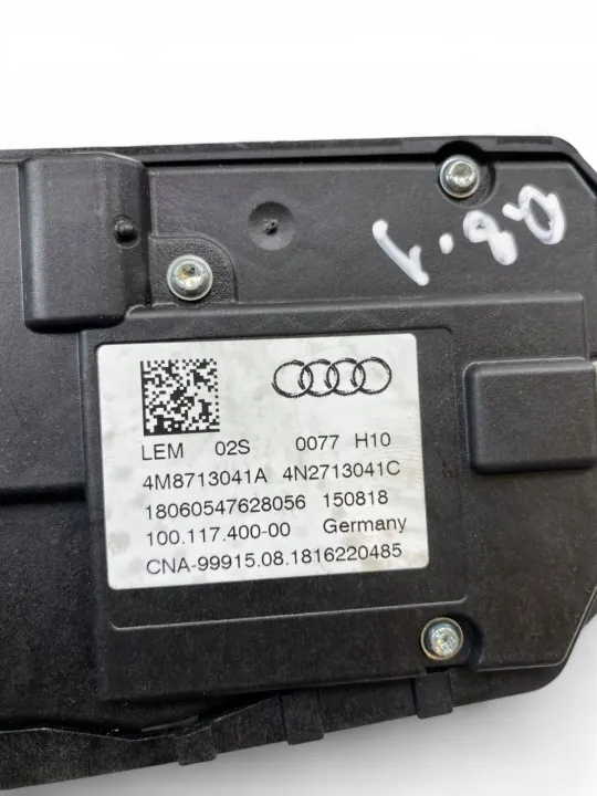 Audi Q8 2019 Växelspak OEM 4M8713041A - Begagnad image 9