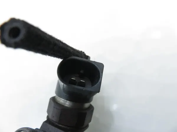 Bosch 0 445 110 131 Iniettore image 3