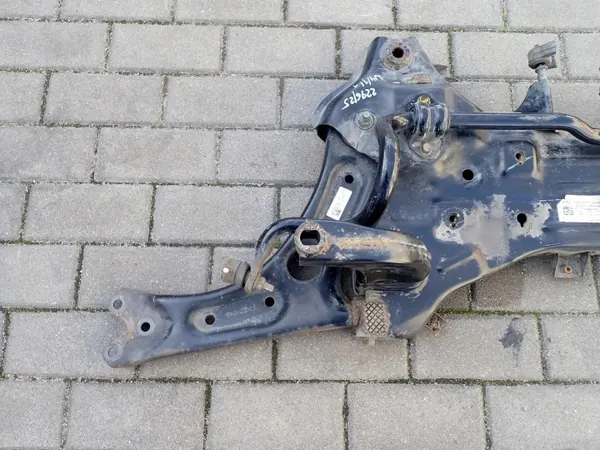 Carrinho transversal Hyundai OE usado OEM 62401-J7AA0 image 3