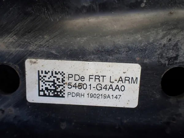 Carrinho transversal Hyundai OE usado OEM 62401-J7AA0 image 4