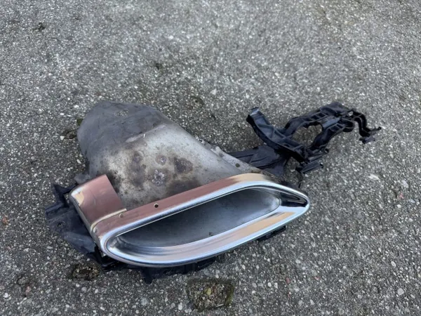 OEM A2124902827 Embout d'échappement Mercedes Classe E 212 AMG image 3