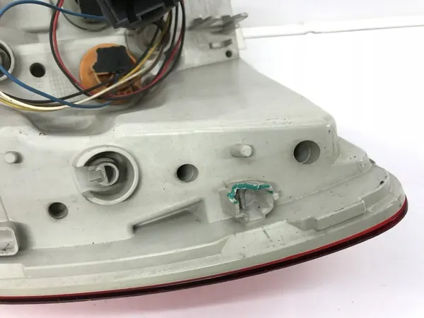 Luz trasera izquierda Skoda Superb 2013-2015 OE image 10