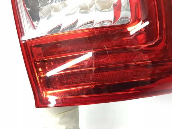 Luz trasera izquierda Skoda Superb 2013-2015 OE image 6