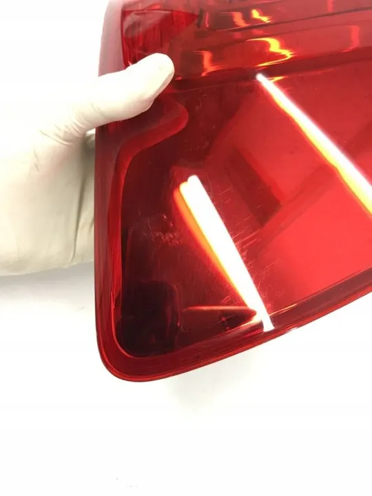 Luz trasera izquierda Skoda Superb 2013-2015 OE image 7