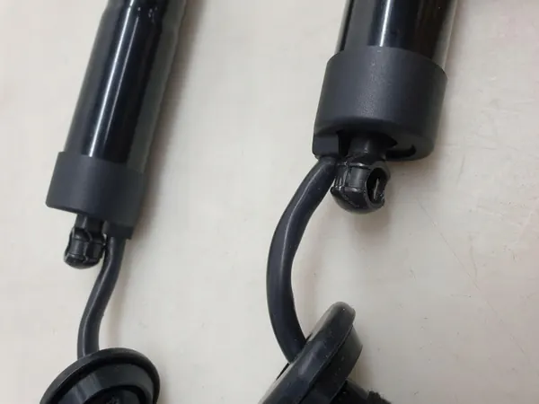 OEM MLMH04ZFJUKQJ0711X takaluukun kaasujouset V60 2019-2024 image 5