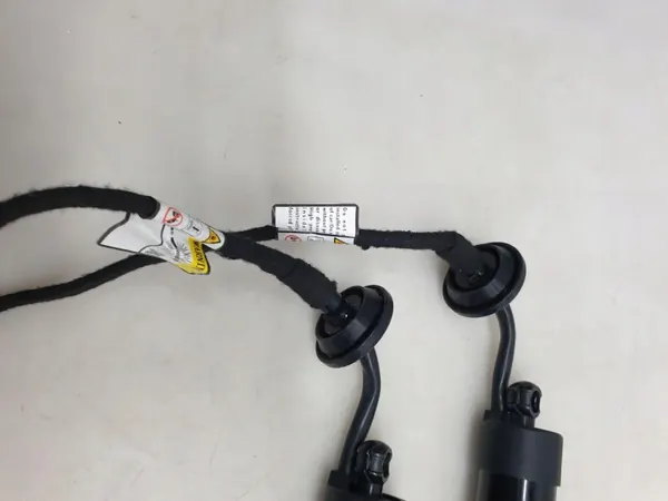 OEM MLMH04ZFJUKQJ0711X takaluukun kaasujouset V60 2019-2024 image 8