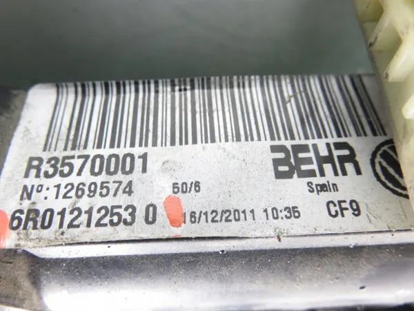 Radiateur d'eau d'occasion OEM 6R01212530 Audi VW image 5