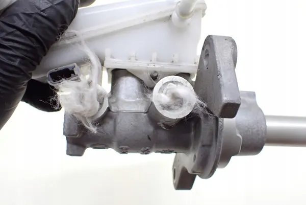 Cilindro de freio Ford Fiesta MK7 1.6 TDCI B-MAX 08-17R image 10