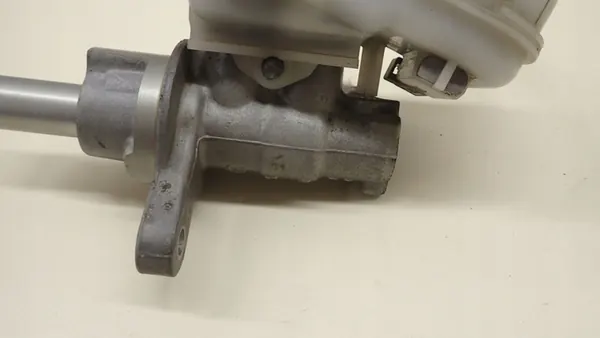 Cilindro de freio Ford Fiesta MK7 1.6 TDCI B-MAX 08-17R image 3