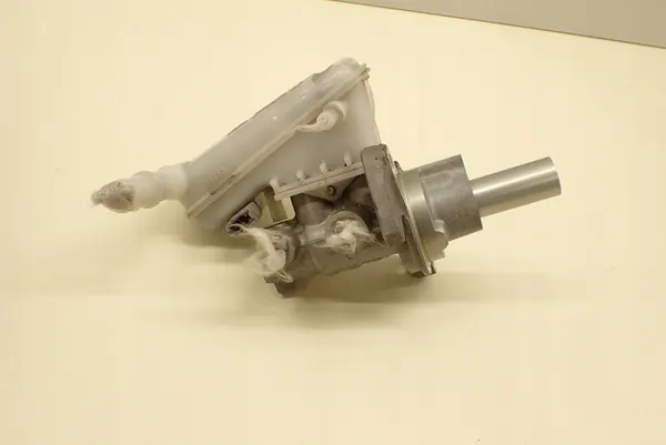 Cilindro de freio Ford Fiesta MK7 1.6 TDCI B-MAX 08-17R image 8