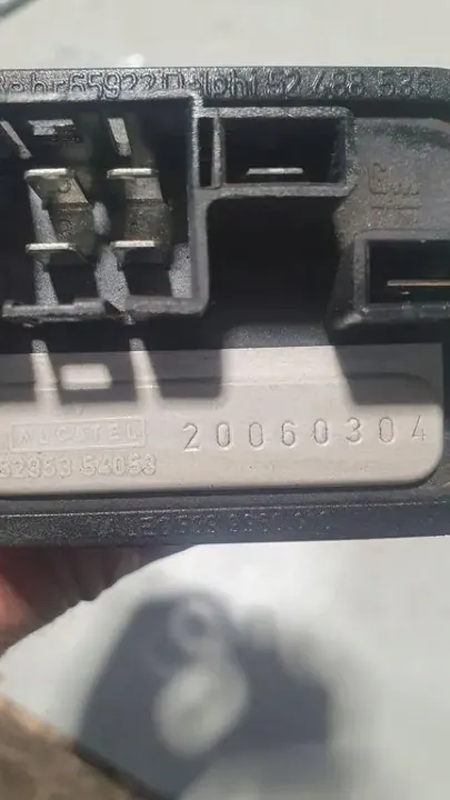 Verwarmingsventilatorrelais Opel Zafira A OEM 20060304 image 3