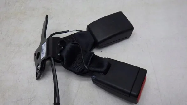 OEM 878167711R bakre dubbel säkerhetsbältesspänne image 3