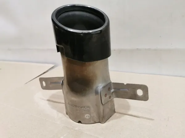 Mercedes A35 AMG oikea pakopää OEM A1774908000 image 3