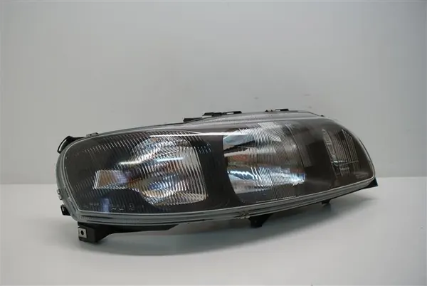 VOLVO V70 Faro Delantero Derecho OEM 8693586 image 2