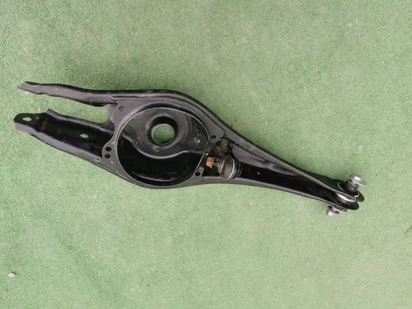 VW Audi Seat Skoda Golf VII A3 Braccio di Controllo Posteriore Inferiore 5Q0505311J image 4