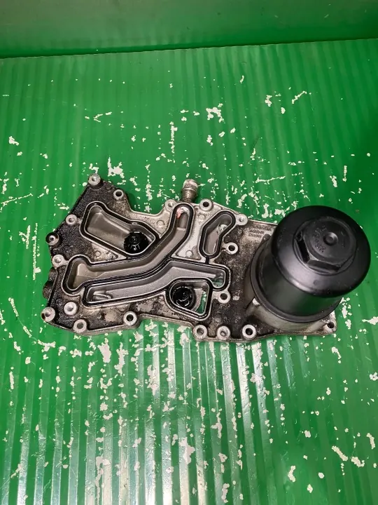 Refroidisseur d'huile OEM 5989070106 pour Range Rover L405 4.4 image 4