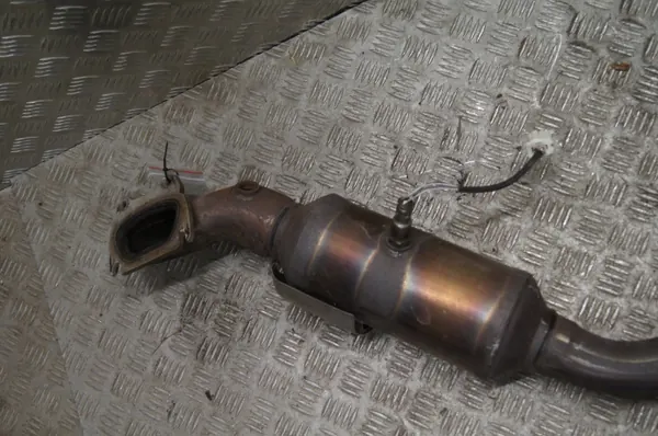 Rechter katalysator Dodge Durango III 3.6 OEM 85047822234 image 5