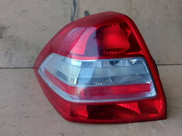 Lámpara trasera izquierda Renault Megane 2 image 2