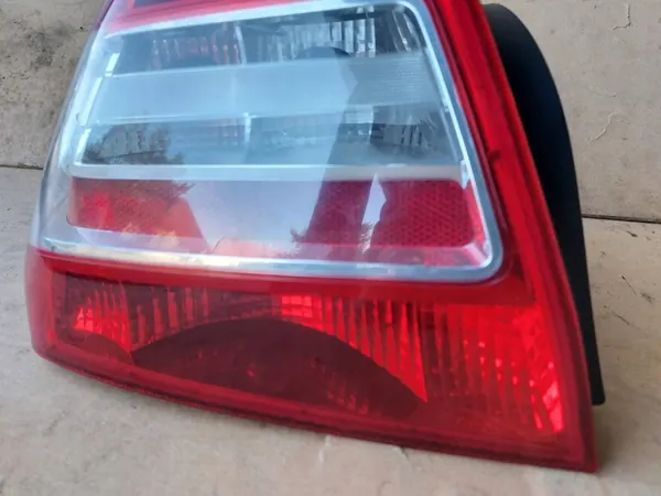 Lámpara trasera izquierda Renault Megane 2 image 3