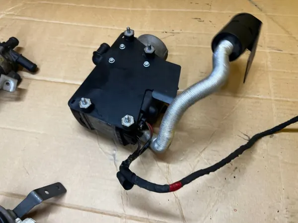 Webasto Lämmitys OEM A4635002201 Mercedes G63 AMG:lle image 5