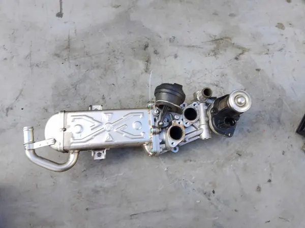 Gebruikte EGR-koeler OEM 03L131512BJ voor VW/Audi image 2