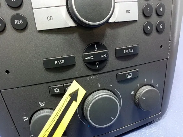 Opel Zafira B klimaatdisplay OEM 13188461 image 3