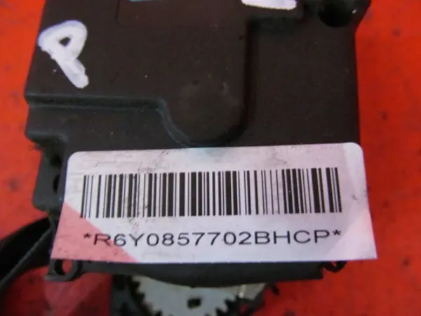 Cinturón de seguridad delantero derecho Skoda Fabia I OEM 6Y0857702B image 6