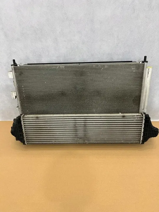 Conjunto Completo de Radiadores Ford Focus 18- image 2