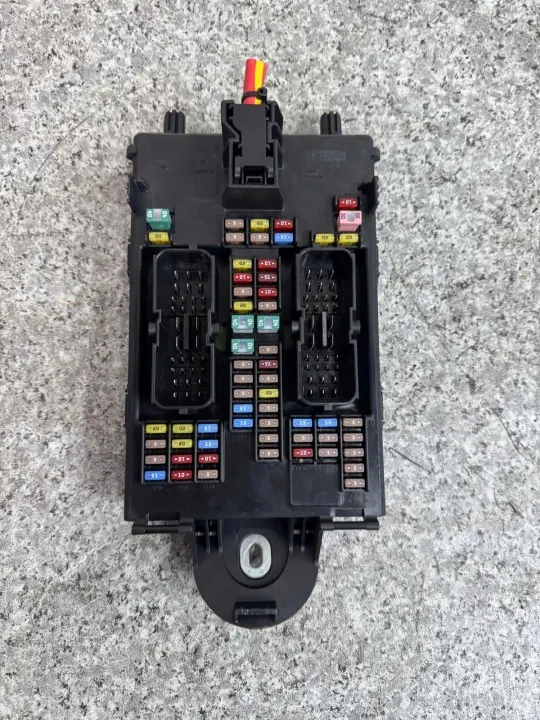 Zekeringkast OEM 32209198 voor Volvo XC60 II 2017- image 2