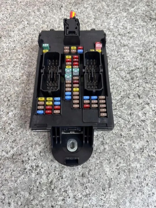 Zekeringkast OEM 32209198 voor Volvo XC60 II 2017- image 4
