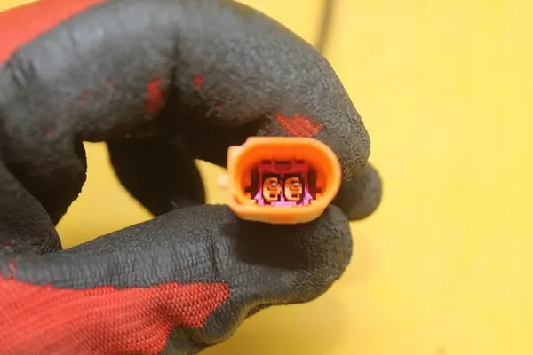 Sensor de Temperatura Skoda Superb II 2.0 TDI image 4