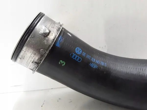 Volkswagen Touareg I 2005 Intercooler-Schlauch image 2