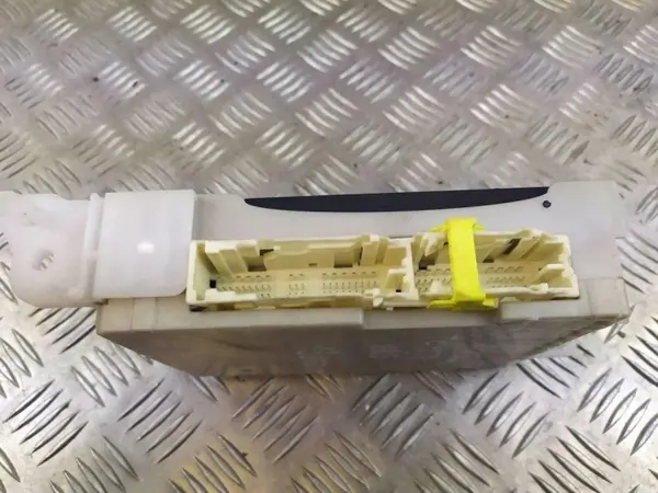 Module Confort OEM 892210D110 pour Toyota Yaris image 3