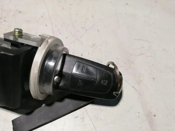 Interruptor de encendido OEM 5256101300 Chevrolet Captiva image 3