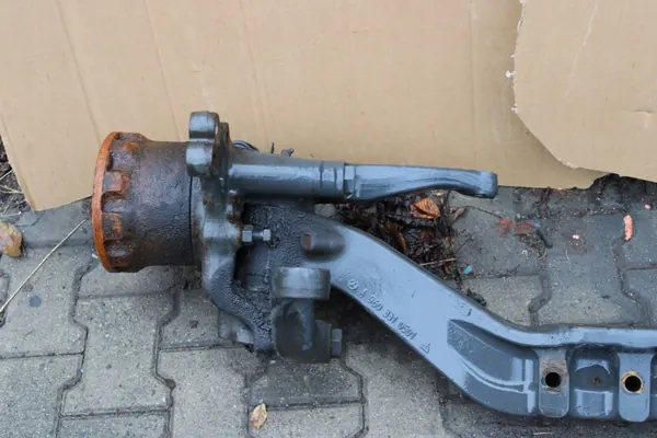 Poutre d'essieu Mercedes Actros MP4 Lowdeck OEM A9603310501 image 3