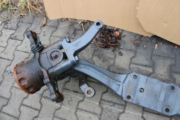 Poutre d'essieu Mercedes Actros MP4 Lowdeck OEM A9603310501 image 9