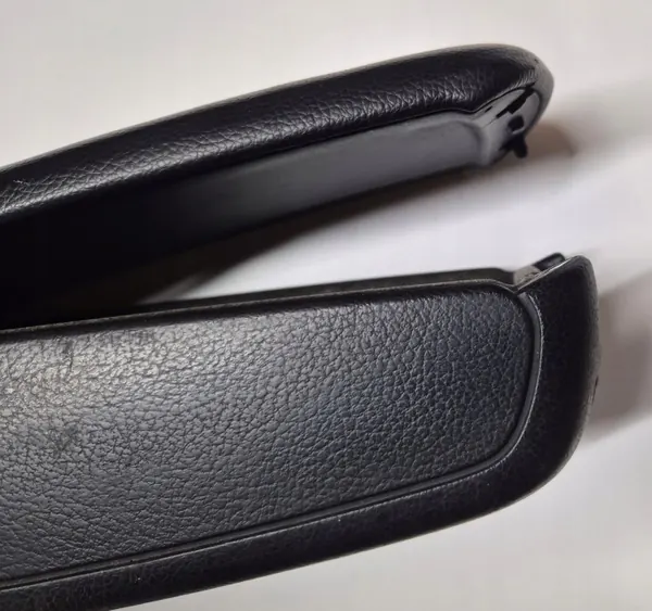 Accoudoir avant OEM 8E0864207D Audi cuir noir Soul image 4