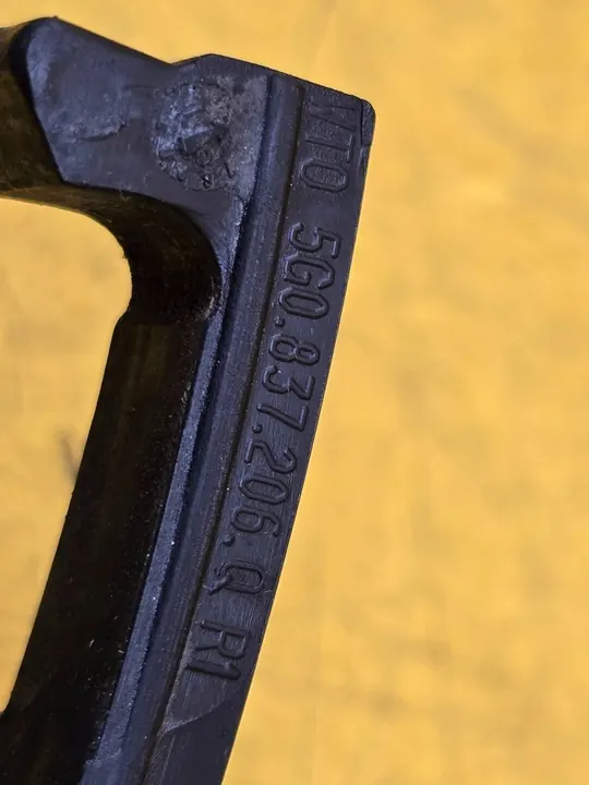 Q3 83A Avainlukollinen Ovenkahva Oikea Etu 5G0837206Q image 6