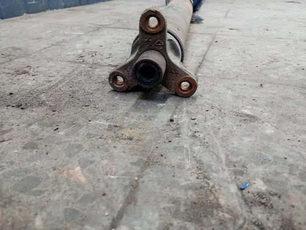 Mercedes W116 2.5 B Manuell Drivaxel OEM image 9
